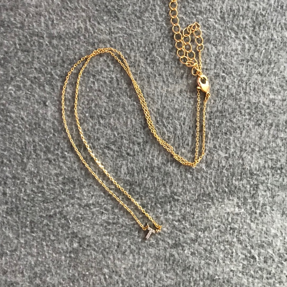 Francesca’s Minimalist ‘T’ Initial Necklace